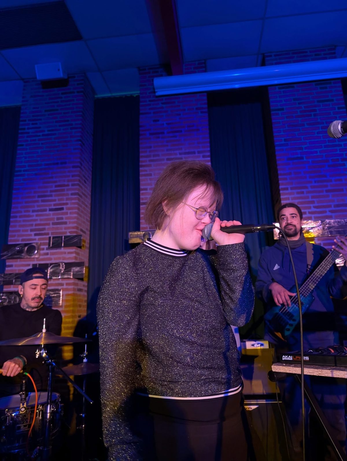 Elev synger til koncert